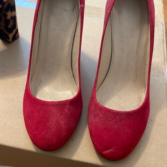 Jcrew round toe red suede pump 8.5 - Picture 1 of 4